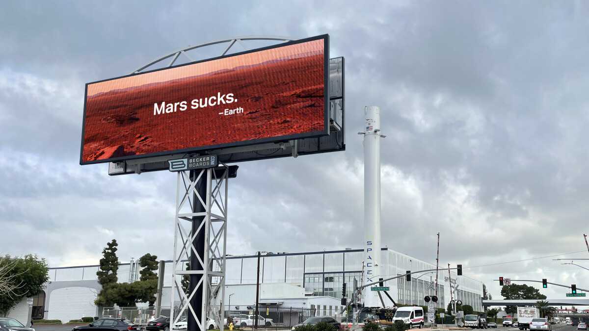 &quot;Mars sucks&quot;-Schild vor SpaceX-Zentrale: Rumms, diese Botschaft sitzt!